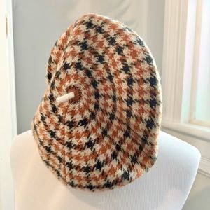 🦋Adorable Carmel/Brown Houndstooth Beret🦋
